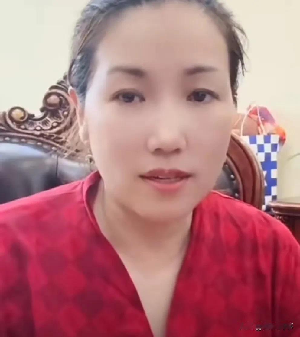 三驴妈甩锅给粉丝，和驴姐是一家人，都怪粉丝两边带节奏！

           