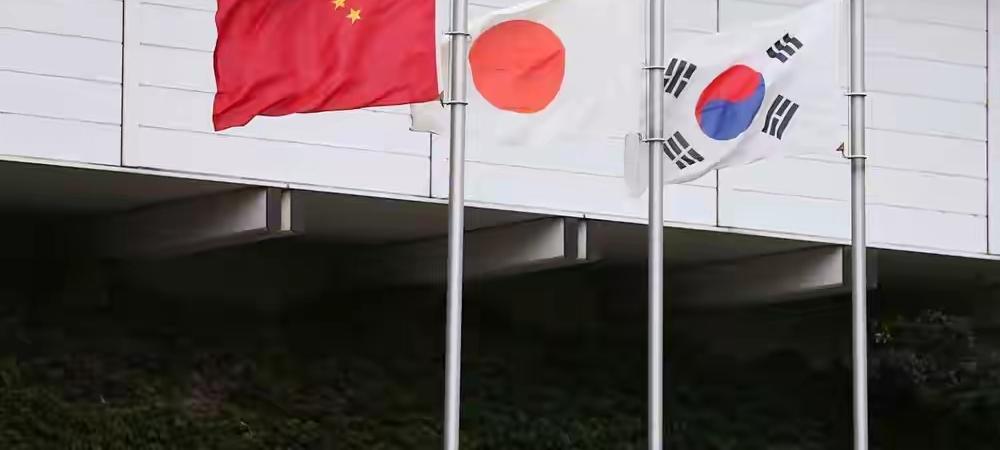 重大转向！高市想要灭火，邀请中方高层赴日协商，中方果断拒绝