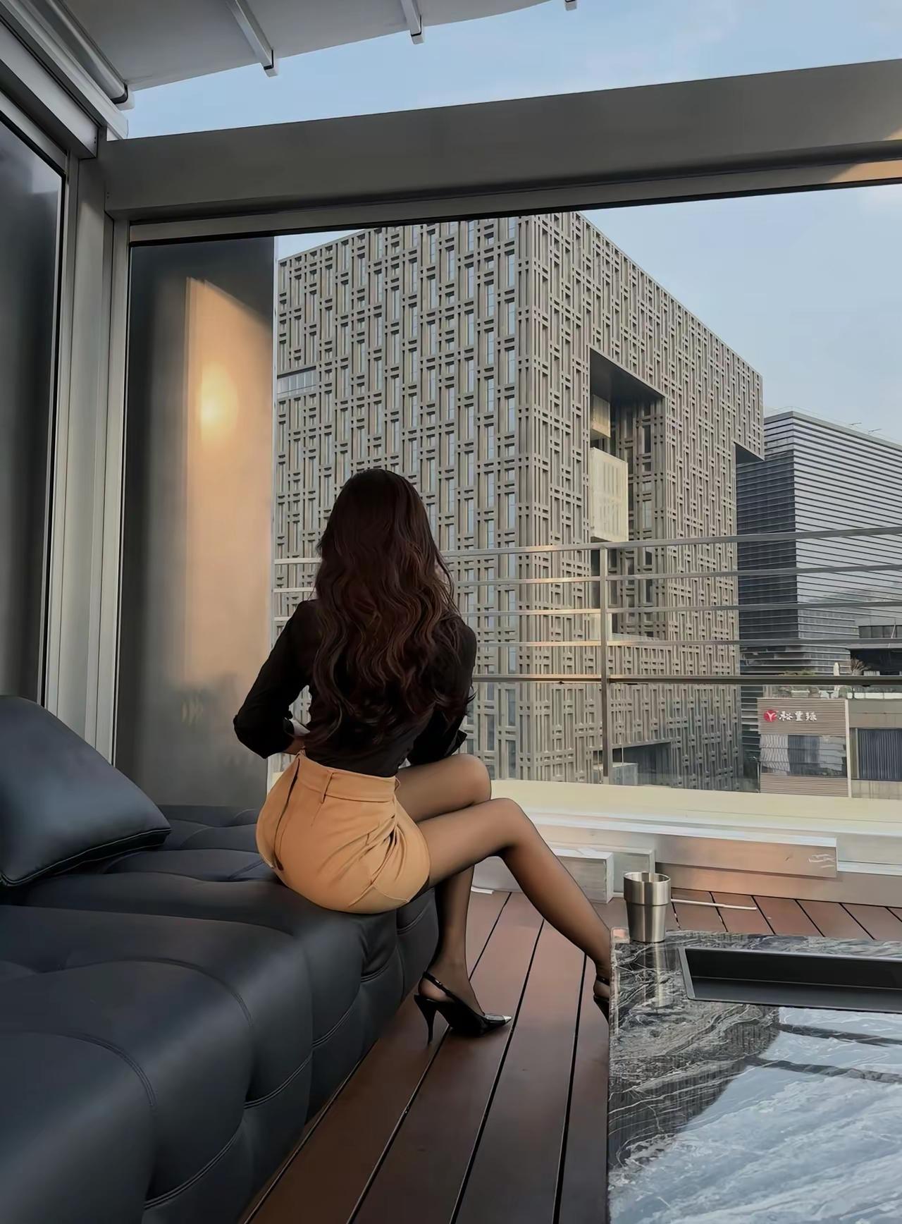 今日静坐沉思，忽然看清了普通人一生的财富宿命。
 
大抵人到而立之年，辛苦积攒下