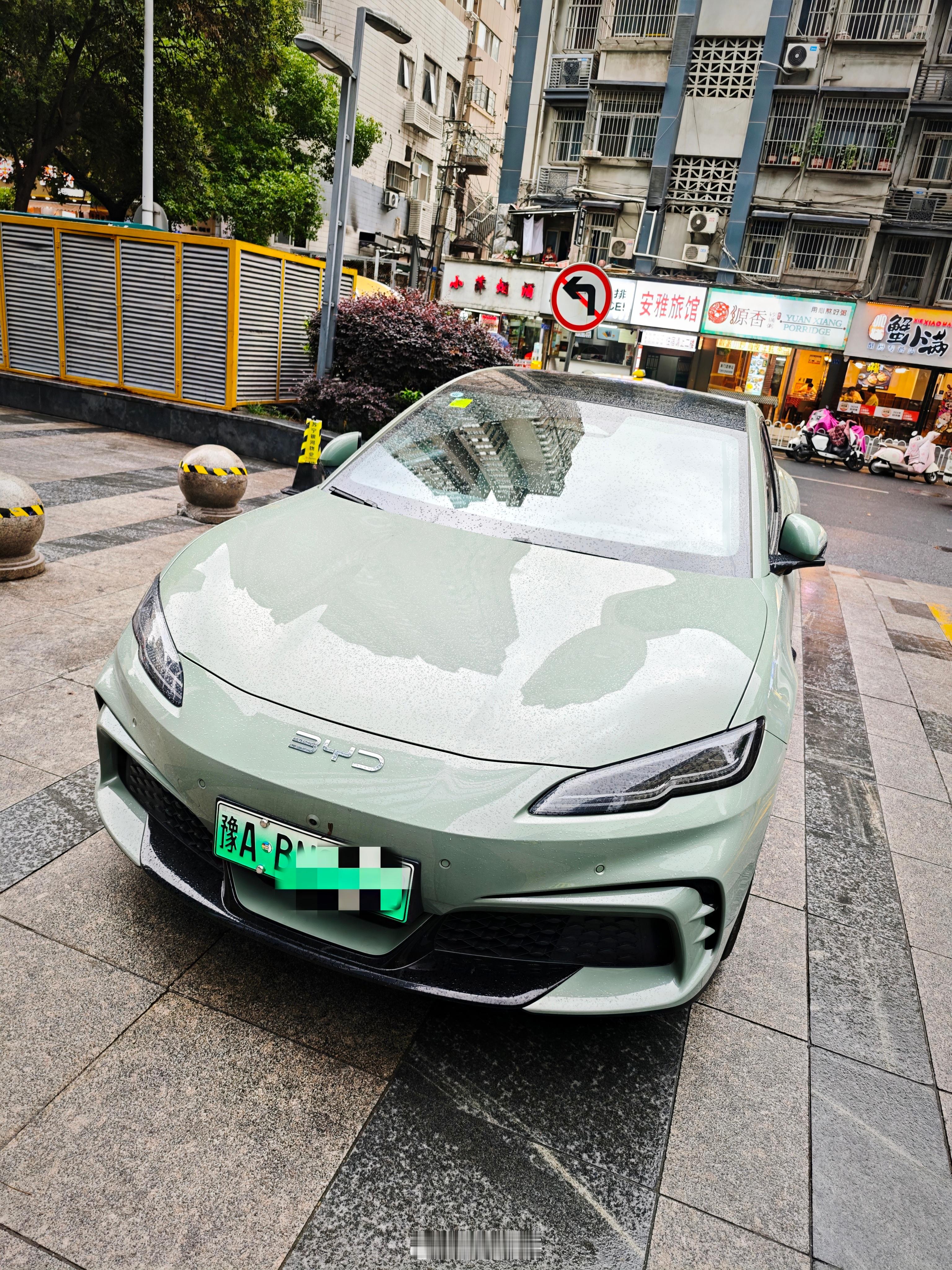 海豹06GT看起来挺顺手[吃瓜]大v聊车海豹06gt ​​​