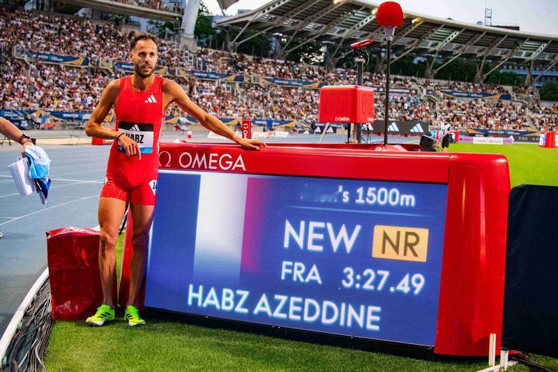 北京时间2月23日，在波兰一场室内赛上，博茨瓦纳中长跑运动员特希皮索 - 马萨莱