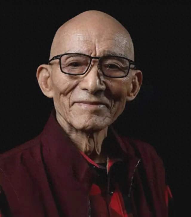 90多岁的“济公”游本昌，把一辈子家当散了个干净，只留下一句话