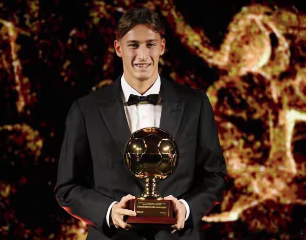 不引援遭怒喷！国米意杯战成球市钥匙，多重看点暗藏转折国米转会总监奥西里奥“冬窗不