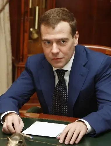 梅德韦杰夫瞅准了，机会要来？
北约苦俄罗斯久矣，而且北约苦俄罗斯的带头大哥就是美