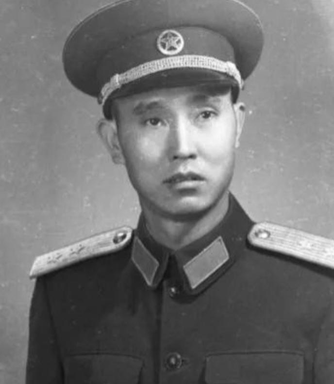1947 年，一名解放军师长，大腿根部受伤住院，这时，一 19 岁女护士来到他的