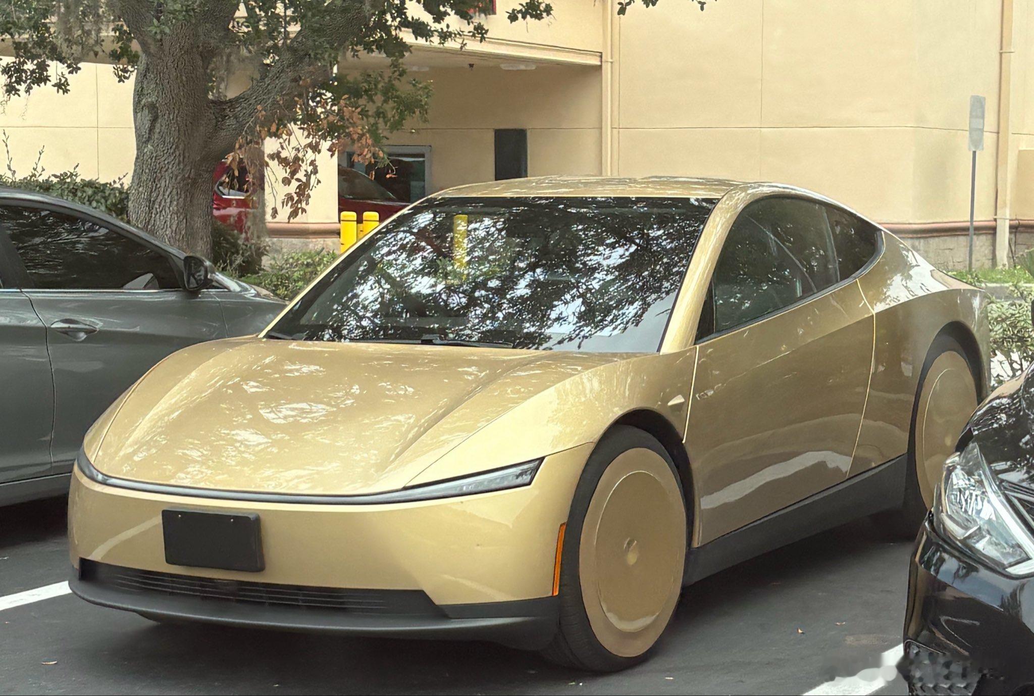 好吧 你确定像model小y除了没方向盘cybercab