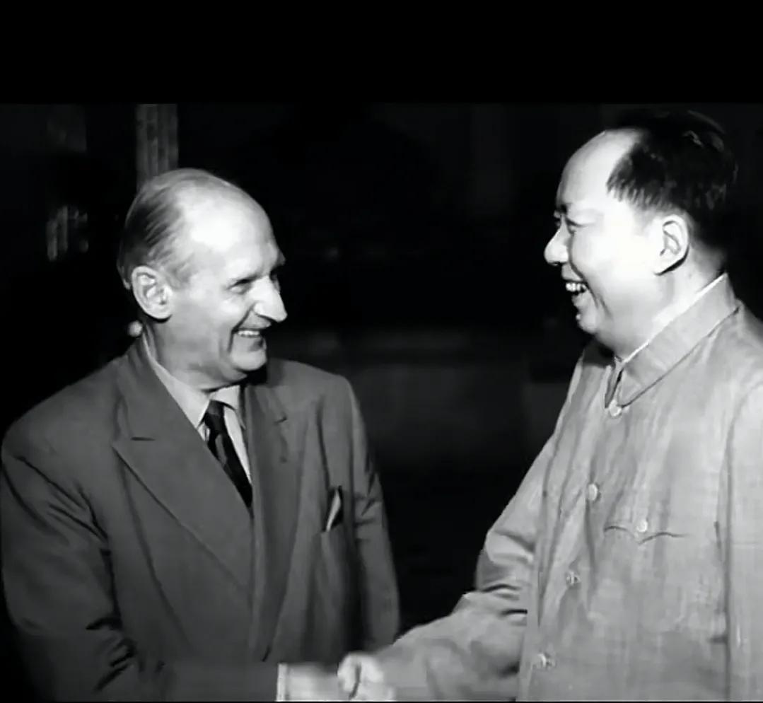 上个世纪五十年代，蒙哥马利将军到访中国，向毛主席询问，中国什么时候对外打开大门，