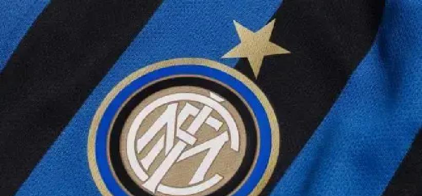 AC米兰正准备把自家的城墙砖，一块块拆下来卖掉。
标价7000万的法国国门迈尼昂