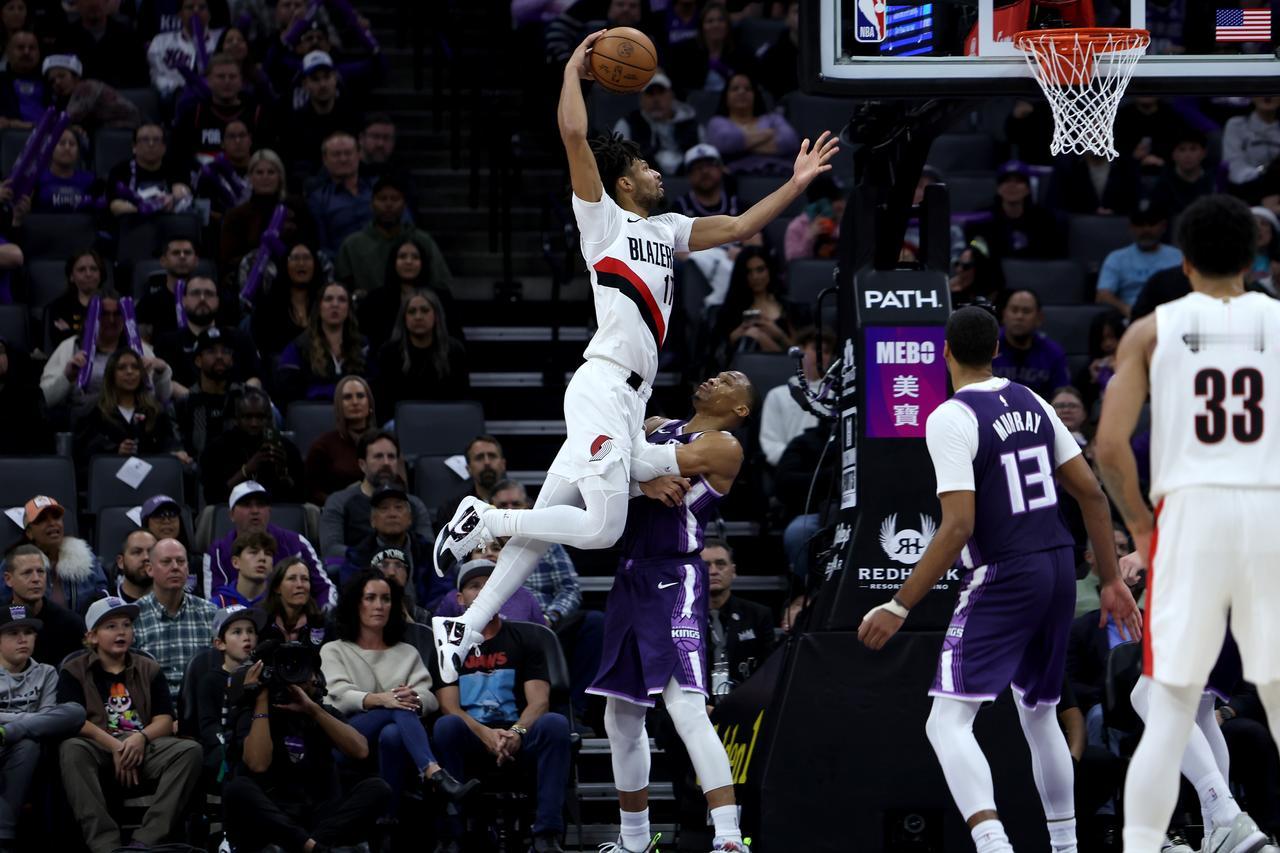 惊天弹簧人！NBA逆天隔扣又创历史新高！
开拓者险胜国王的比赛中，夏季打破了自己