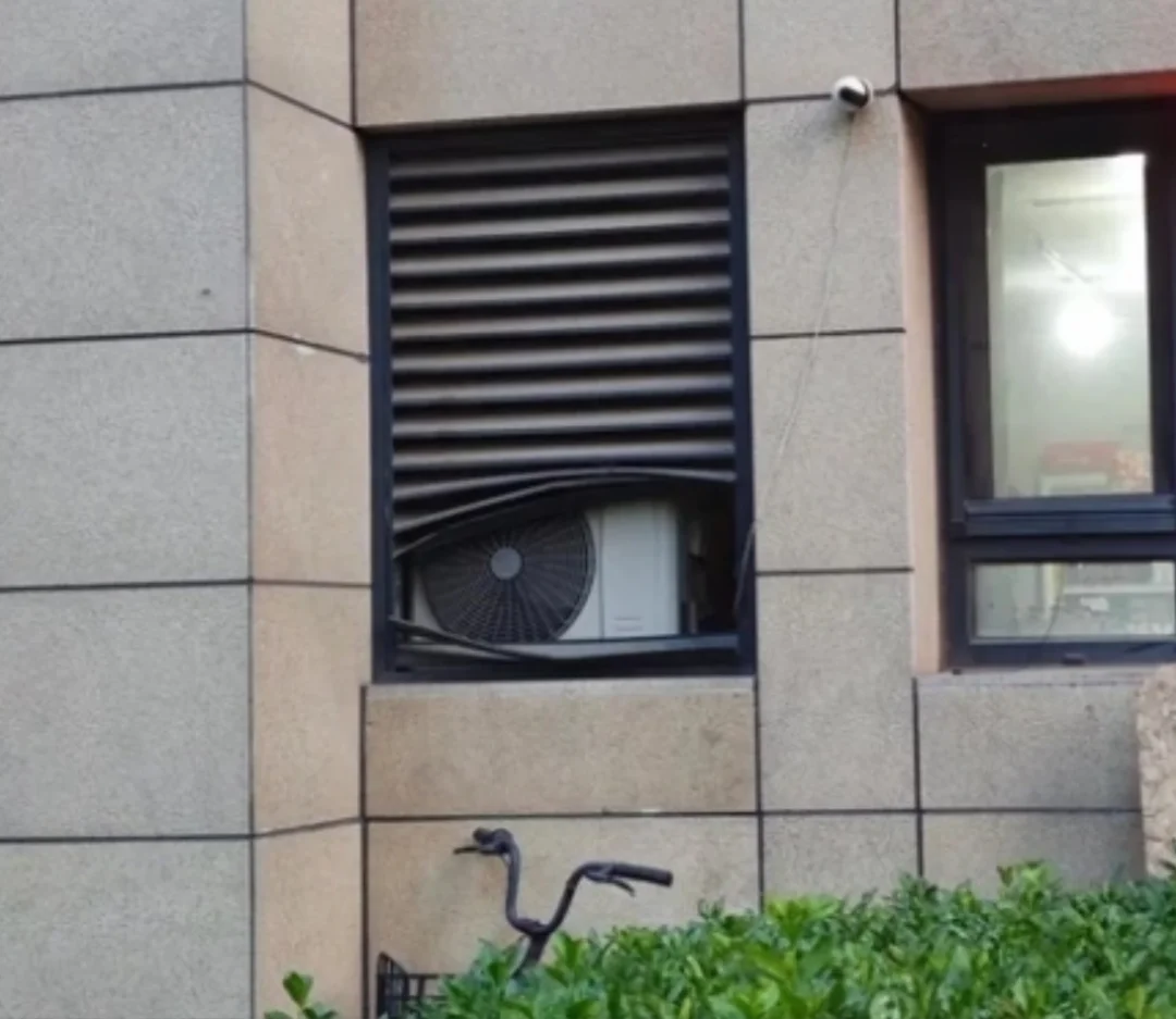 吓我一跳，你看啥看