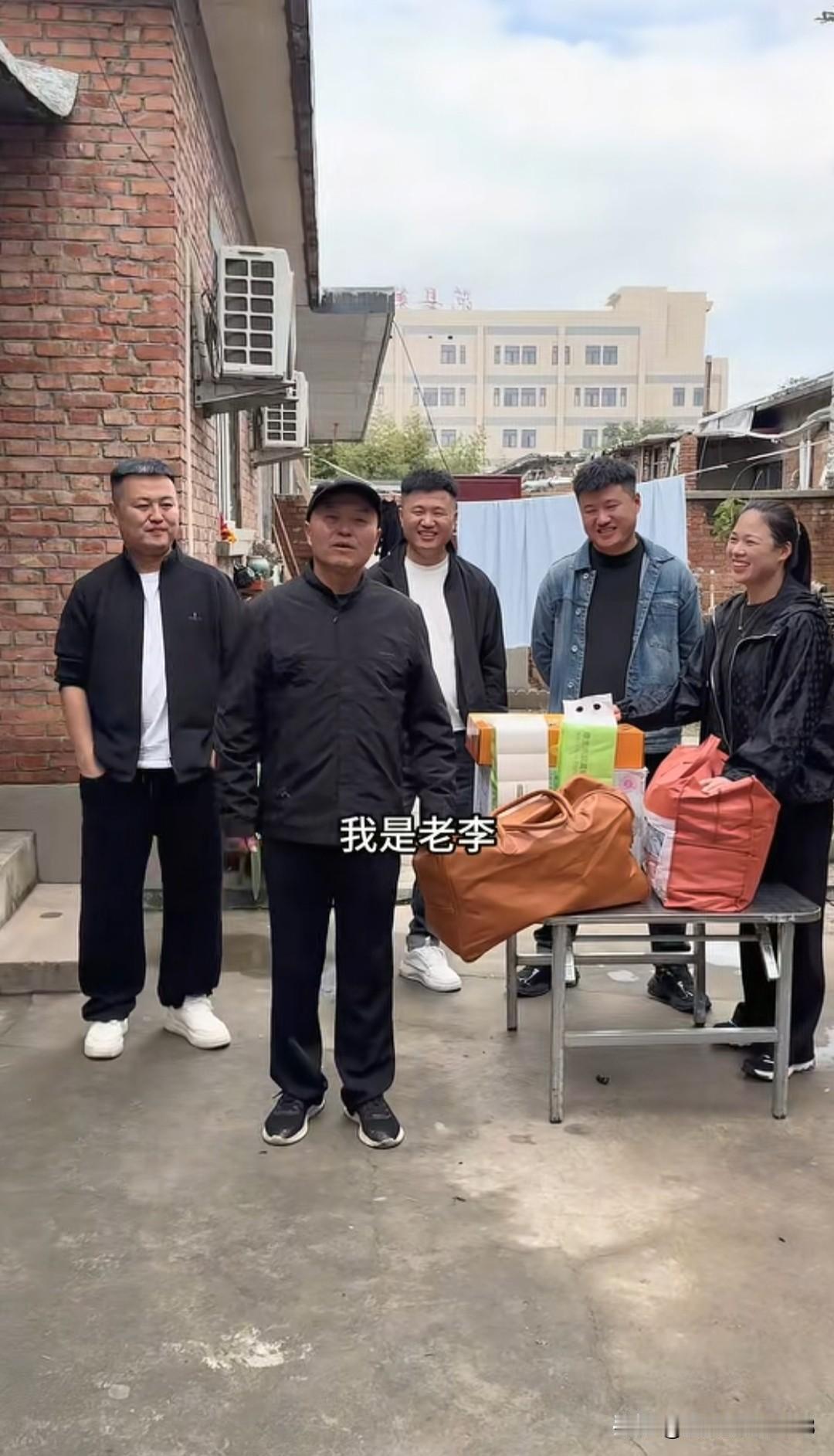 董艳颖疑似又买新房子了。
     董艳颖更新视频搬家，女儿妙妙大了，该立规矩了