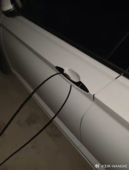 停了不改停的车位，直接被车主上锁锁住了嘛？ 