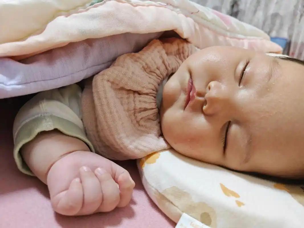 什么叫连新生婴儿都能在电视广告上明码标价，直接批发？
 
很多人总觉得西方国家最