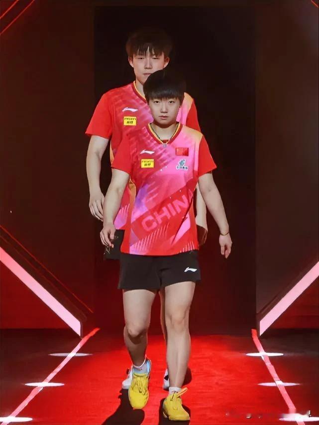 WTT沙特大满贯混合双打决赛，莎头组合强势夺冠。
在北京时间5月9日23点57分