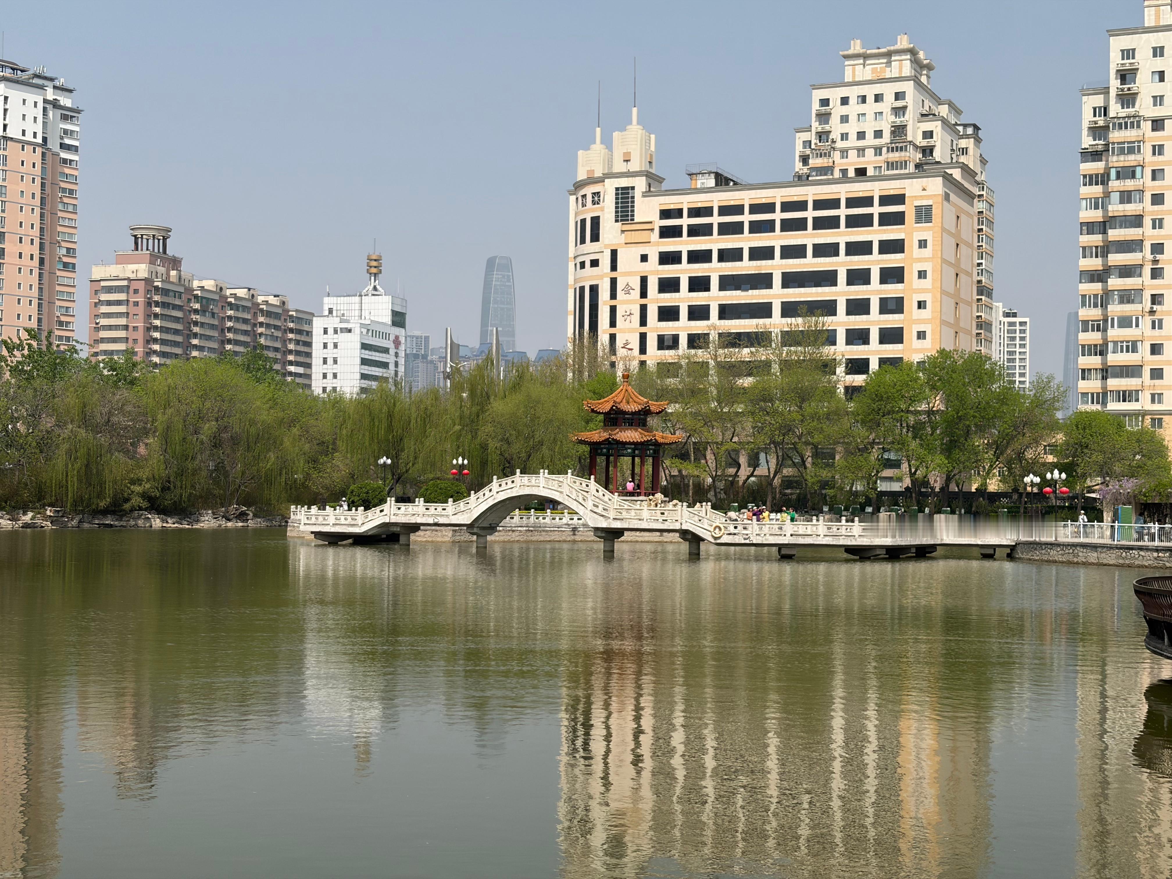 一季度的天津活力全开春天一到，天津就悄悄变好看了。路更平整好走，街边多了不少小公