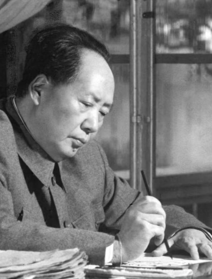 这两天看新闻真是后背发凉——伊朗乱成一锅粥，委内瑞拉被按着摩擦。突然就懂了毛主席