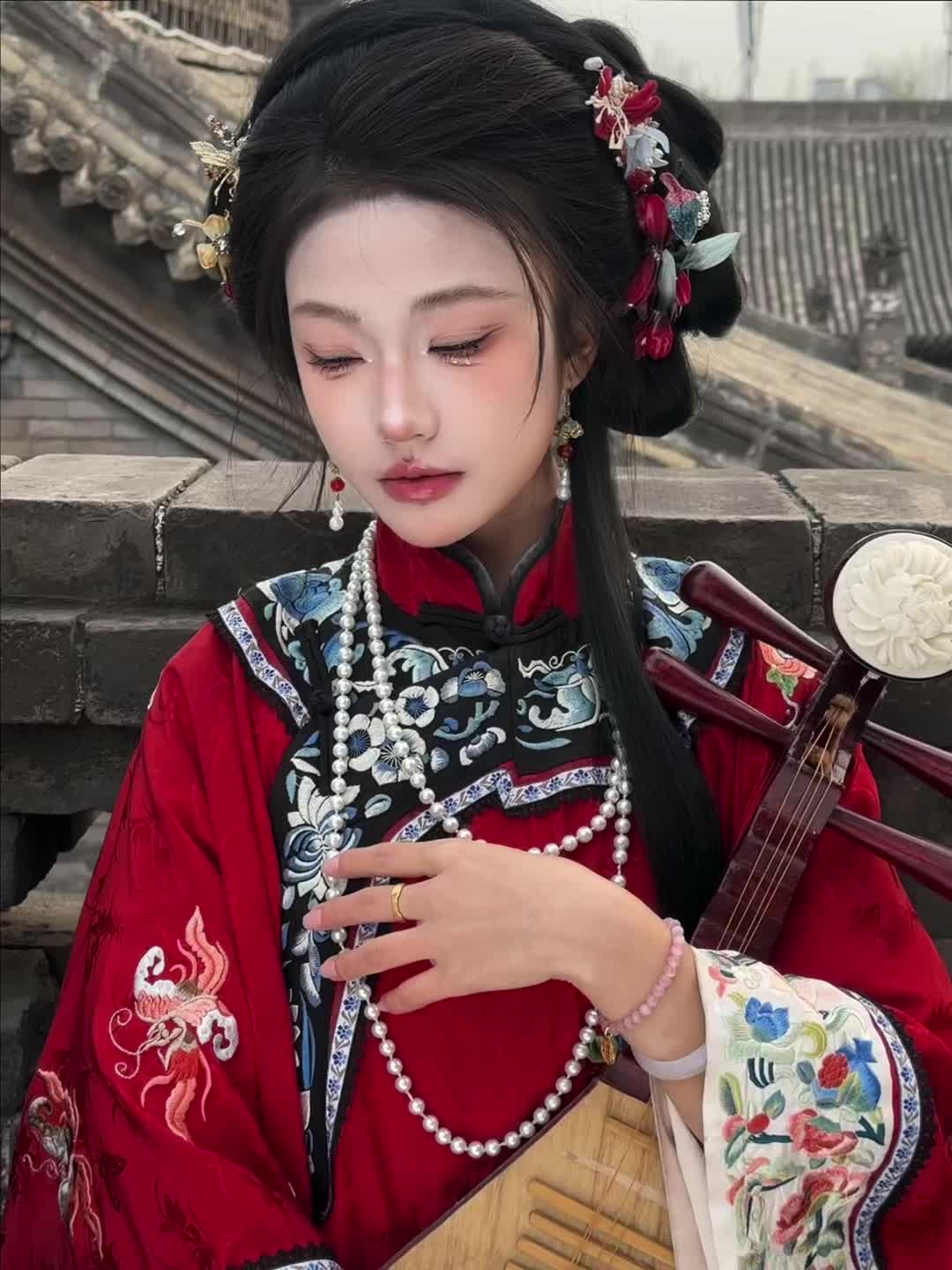 “先生 你曾说红色最衬我 