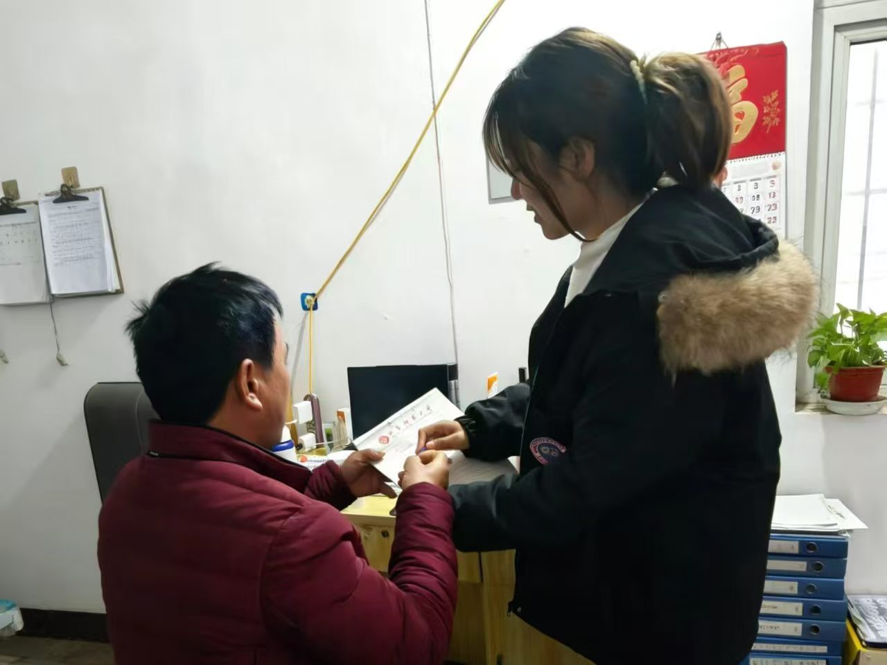 秦岭笑谈 【走访察民情 调研破难题】大学生寒假社会实践三下乡社会实践公益行202