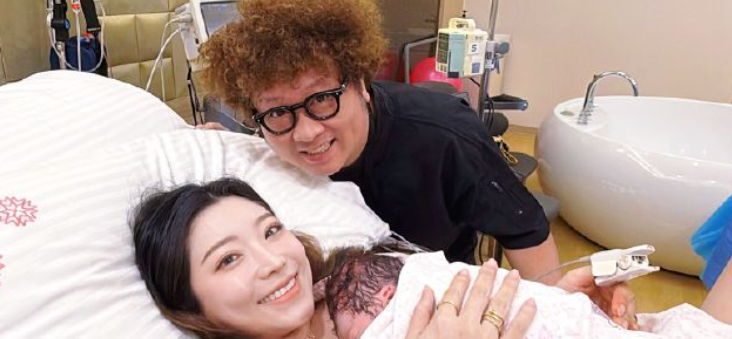 纳豆得女 纳豆与老婆依依今日稍早顺迎来女儿，夫妻俩正式升格为新手爸妈，恭喜~ 