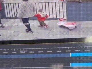 一个好的律师真的可以避免家破人亡
四川成都一奶奶带小孙儿散步，孩子手中牵着摇摇车