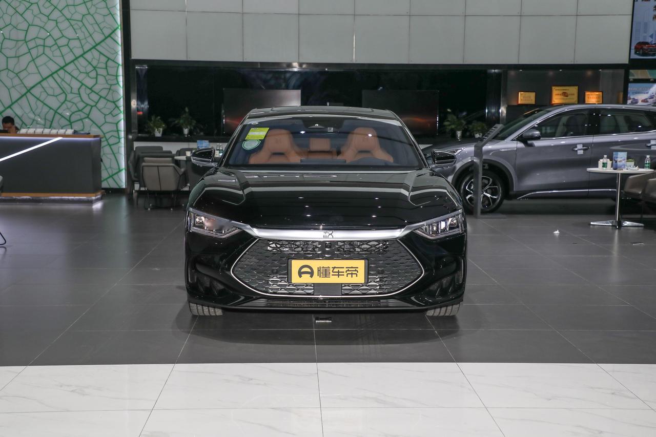 最近逛了七八家二手车行，又翻了车友群三百多条聊天记录，加上自己约了三台汉DM试车