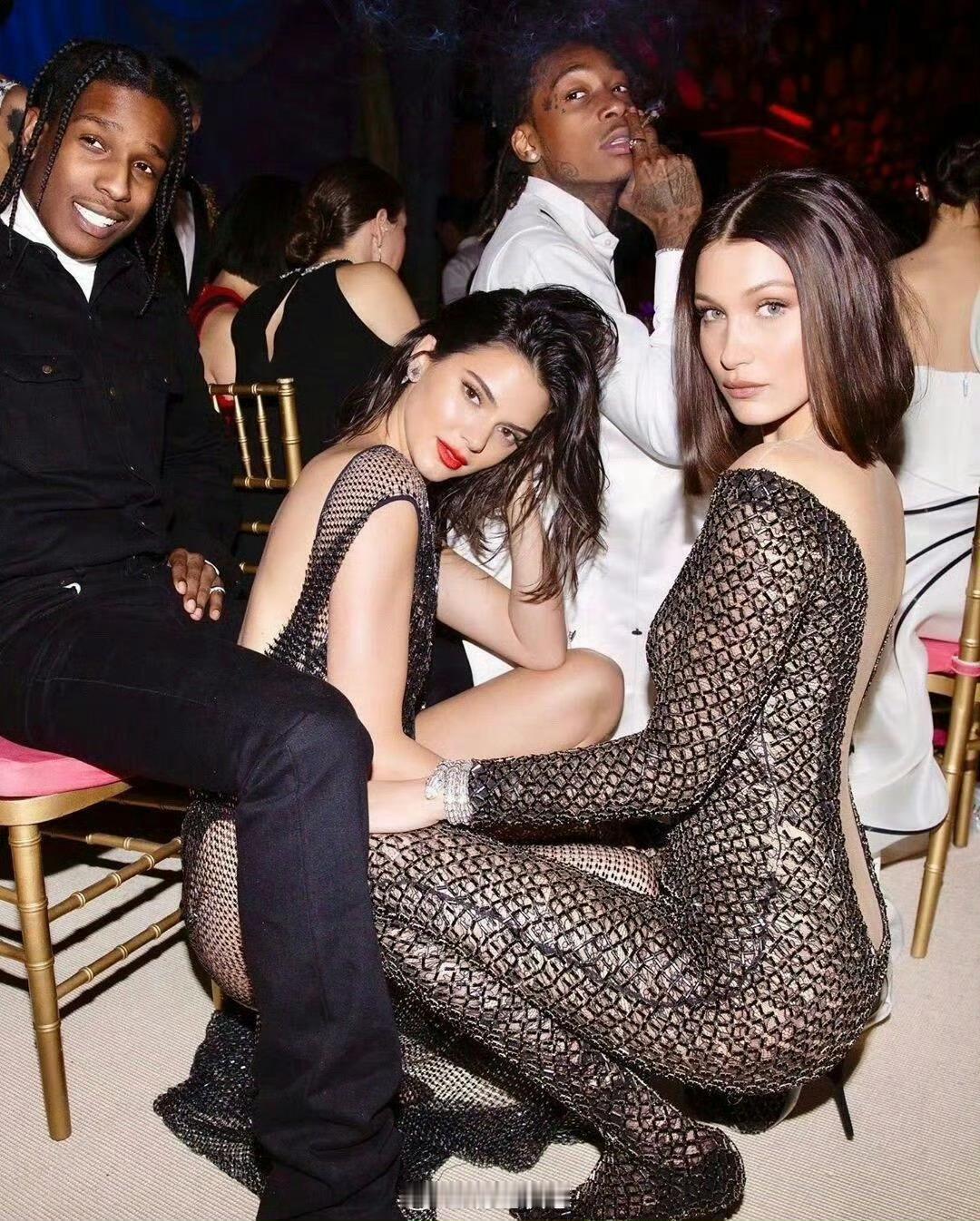 早期的Kendall Jenner 和Bella Hadid ​ ​​​
