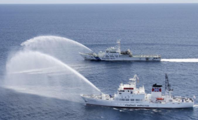 中日冲突或将再一次升级！日本这一次居然学起了美国的“海盗”行为，在海域中公然扣下