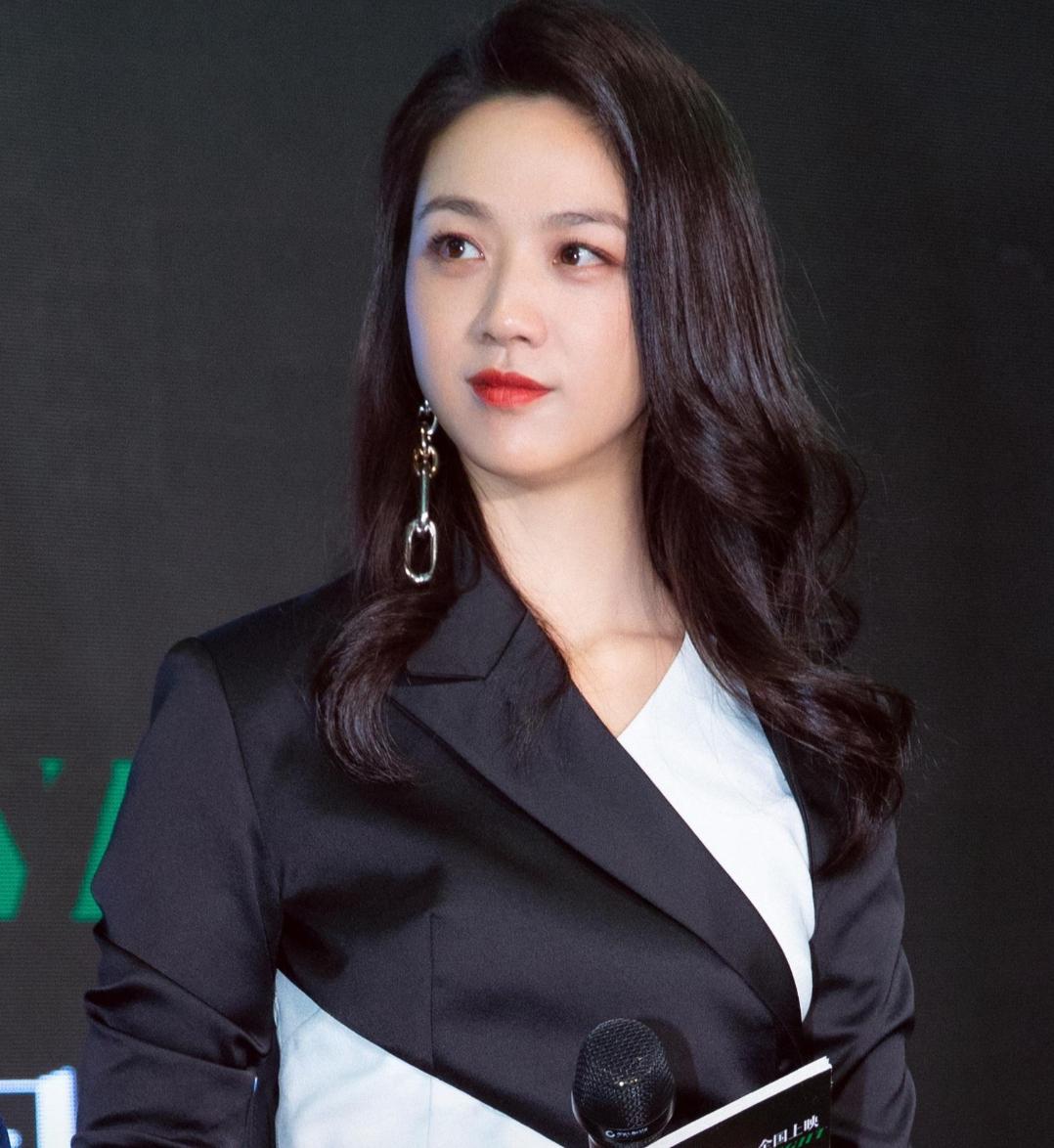 主持人问汤唯:“你跟韩国的老公是说中文，还是韩文？”娱乐 明星