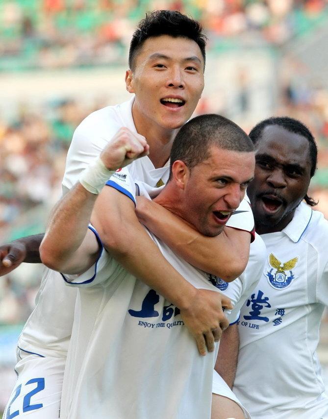 大连足球史上今天：2012年阿尔滨2-1广州富力，刘宇+罗申巴克破门
中超联赛第