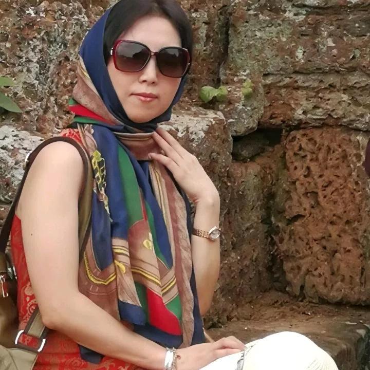 异域风情：在古老城墙下，感受别样的美🌟城墙上风景 古风城墙写真 丝路风情照 古