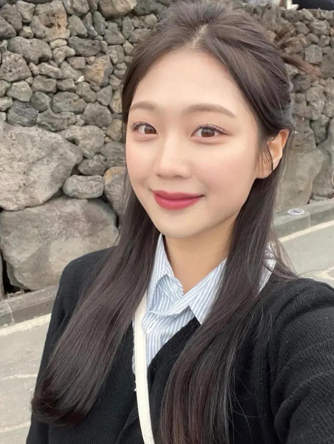 大姨子最近经历了离婚，暂时在我家安顿。而巧的是，我老婆正好出差了，家里就剩下我和