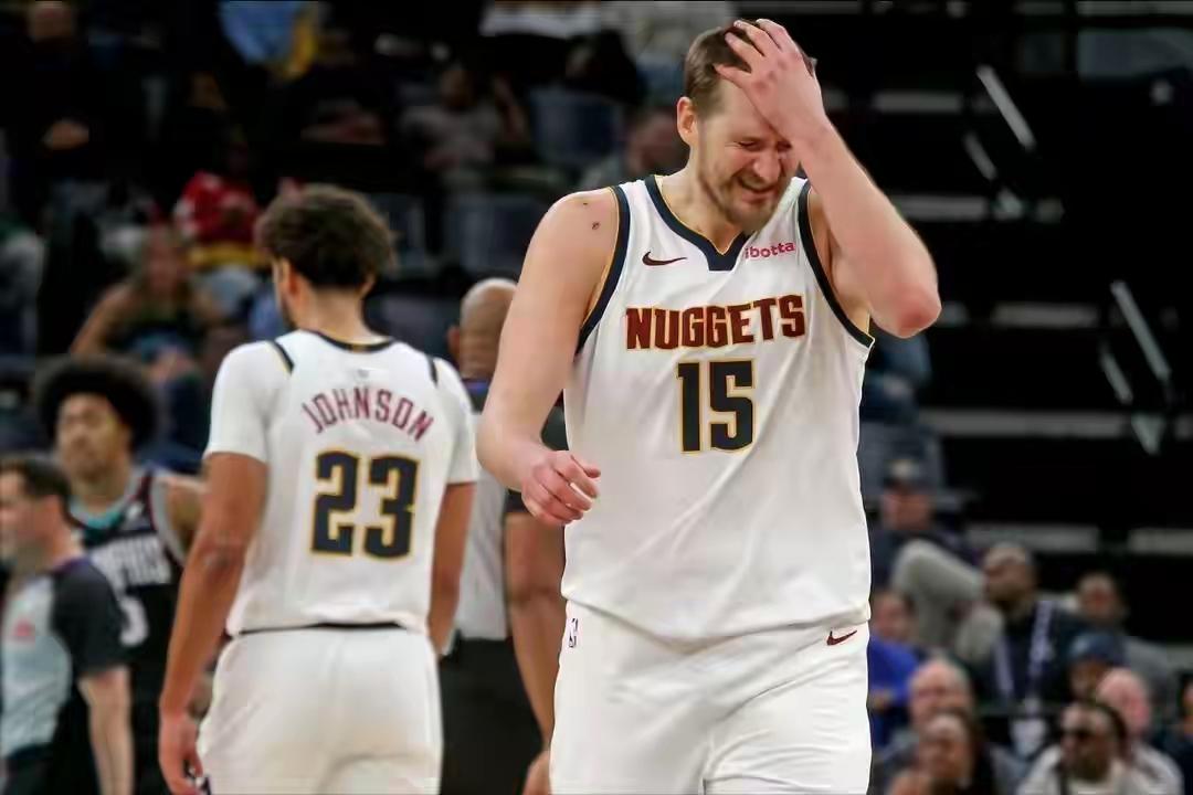 阴谋论又来！掘金放水、提前挑对手？
湖人昨天战胜火箭，三天双杀，稳固西部第三。