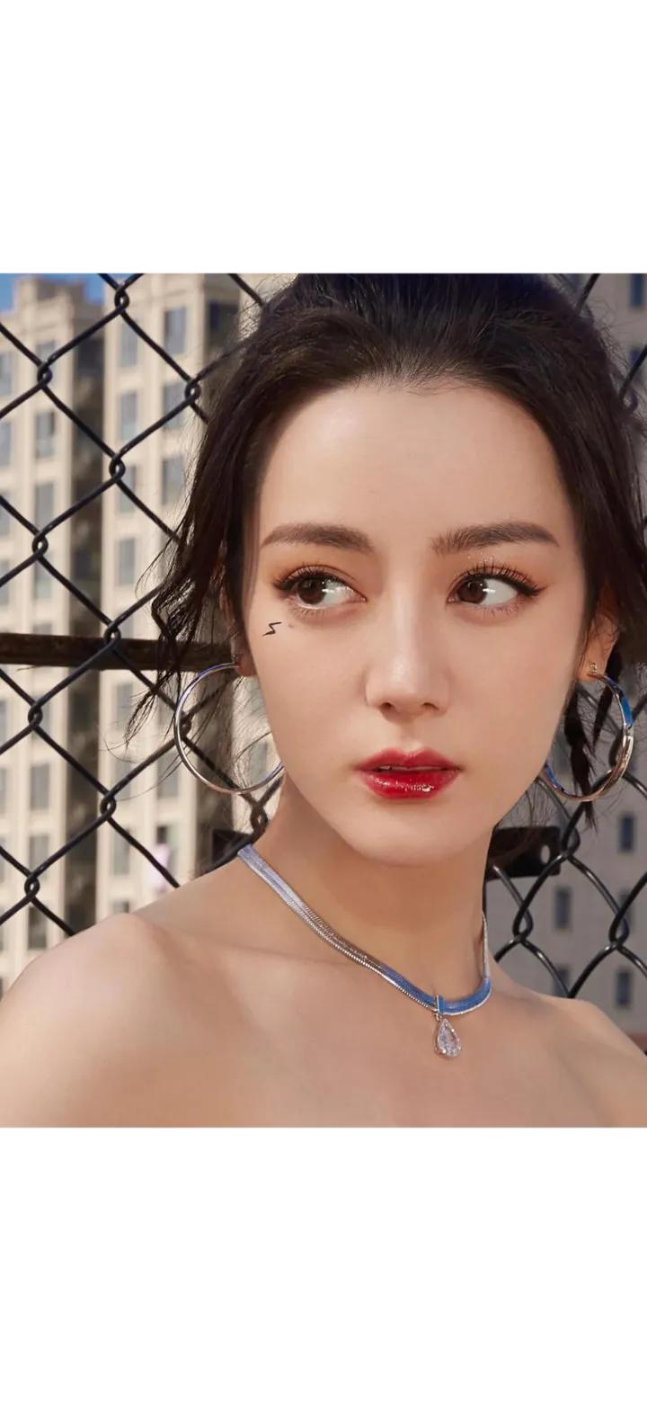 迪丽热巴或将开启新篇章，《喀什古城》成关键转折？

近期，娱乐圈传来一则引人关注