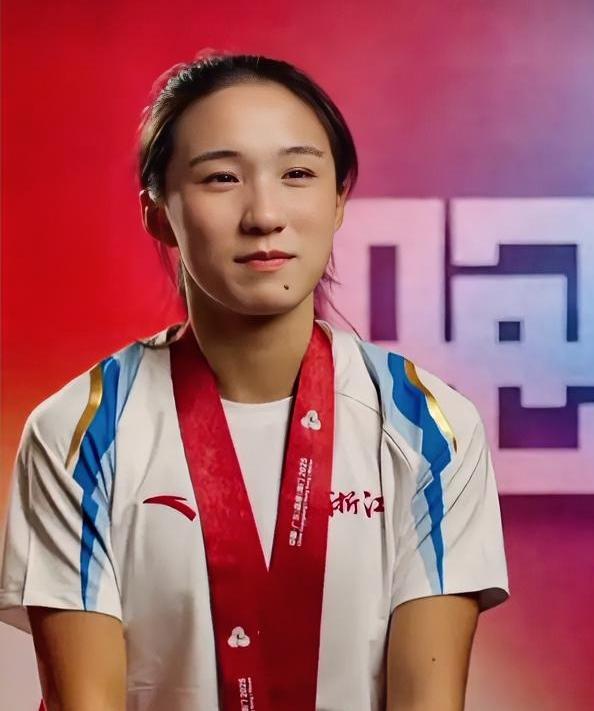 女子200米世界历史十强，陈妤颉又能排在多少名？

1、格里菲斯.乔伊娜🇺🇸