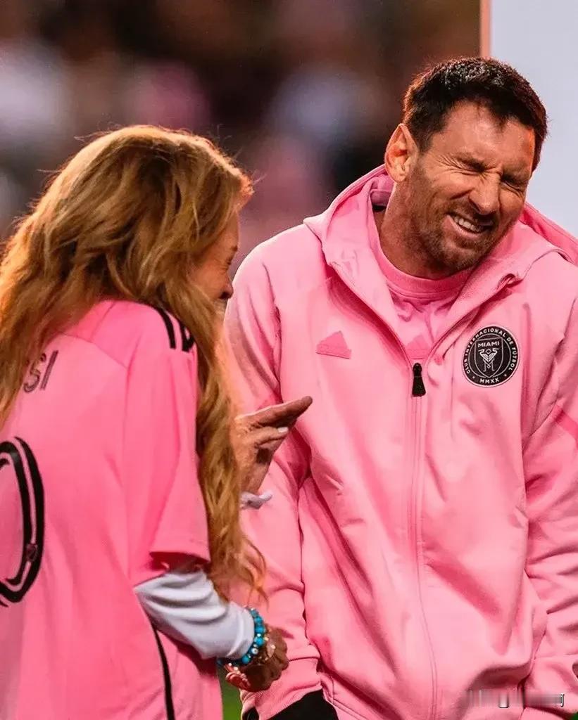 垃圾梅西，滚出中国，看到就恶心