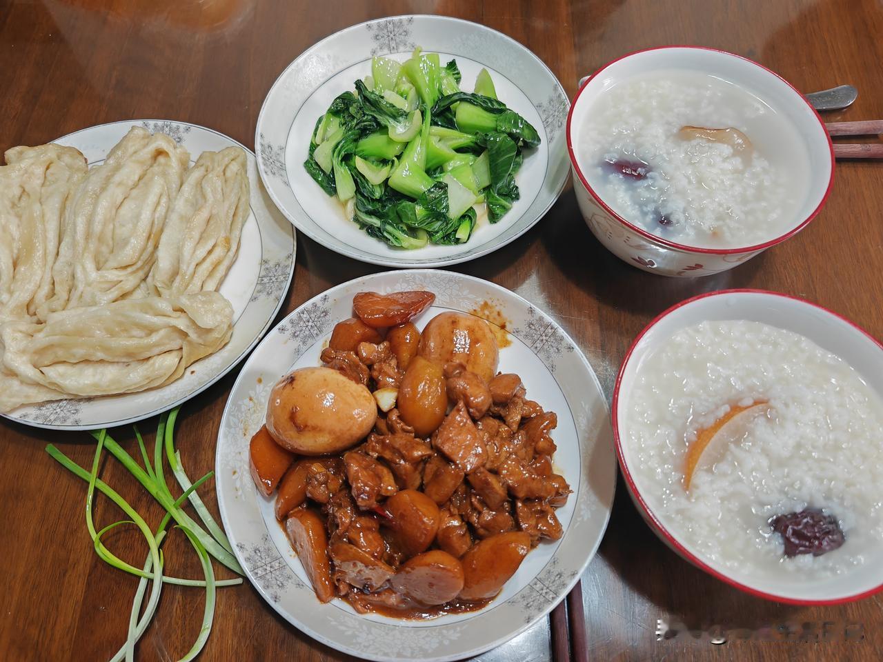 我和孙子的晚餐分享～
昨天吃过午饭休息了一会儿，两点多起来看看头条，然后准备我和