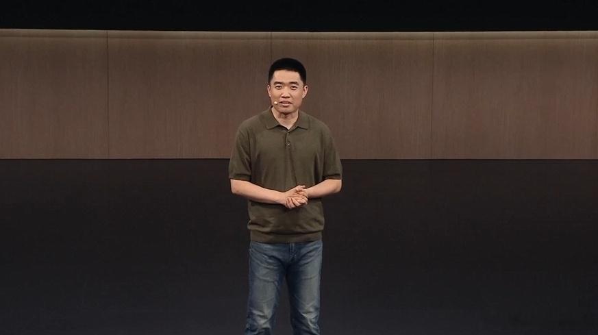 李想定义具身智能汽车李想在发布会上提出了对具身智能汽车的定义，真正的“具身智能”