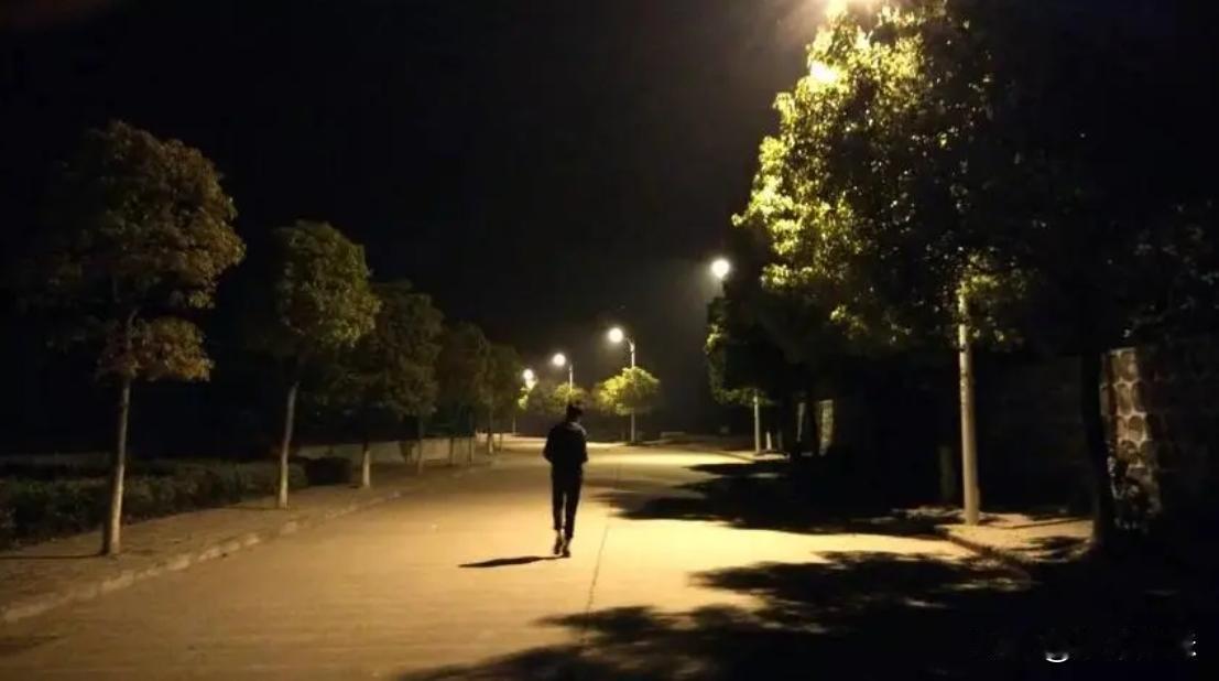 万万没想到！6天前晚上兼职，开着比亚迪跑顺风车，接了一单，等到上车一看，发现是我