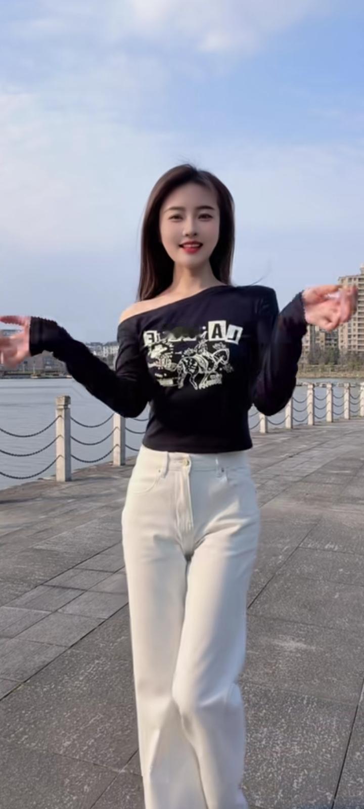  不必追着光跑，你静下心来，自己就会发光。