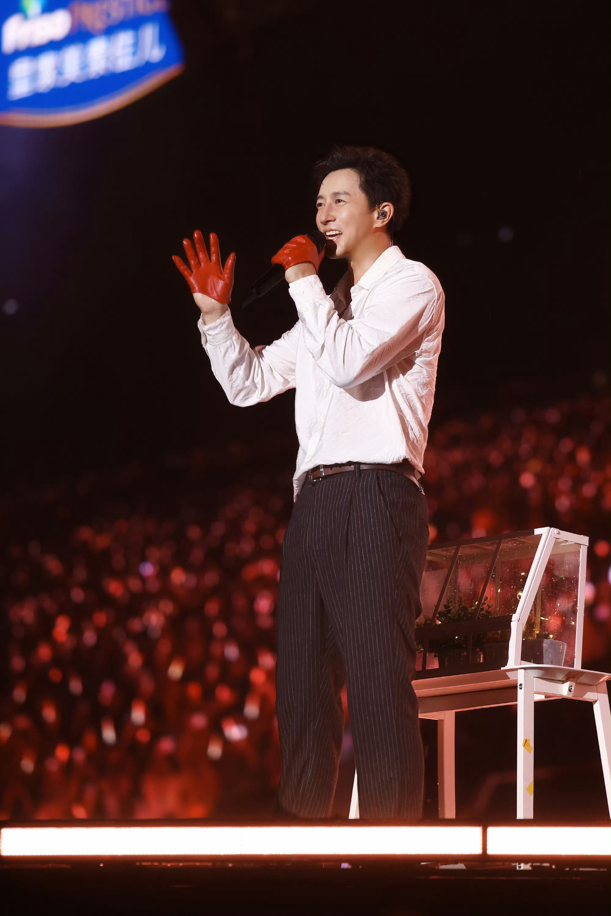 韩庚广州站歌迷想听的都有从初代顶流爱豆到沉稳实力派演员，韩庚一直在突破自我、不断