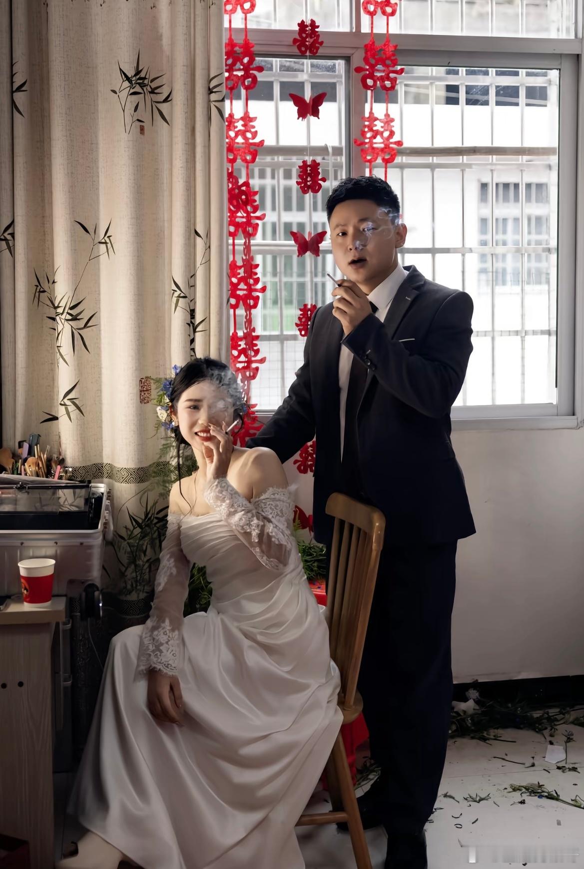 没什么啦 抽空结了个婚 ​​​