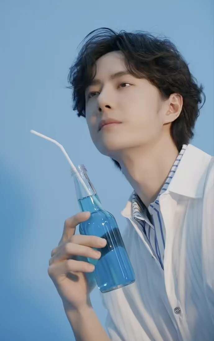老公💚
向全世界安利王一博 王一博 怎么能这么帅 帅的一塌糊涂 爱上帅哥就像呼