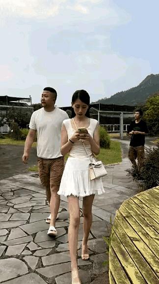 好家伙，这回可真算是黄泥掉进裤裆里——不是事也是事了！[捂脸]
说白了，有些误会