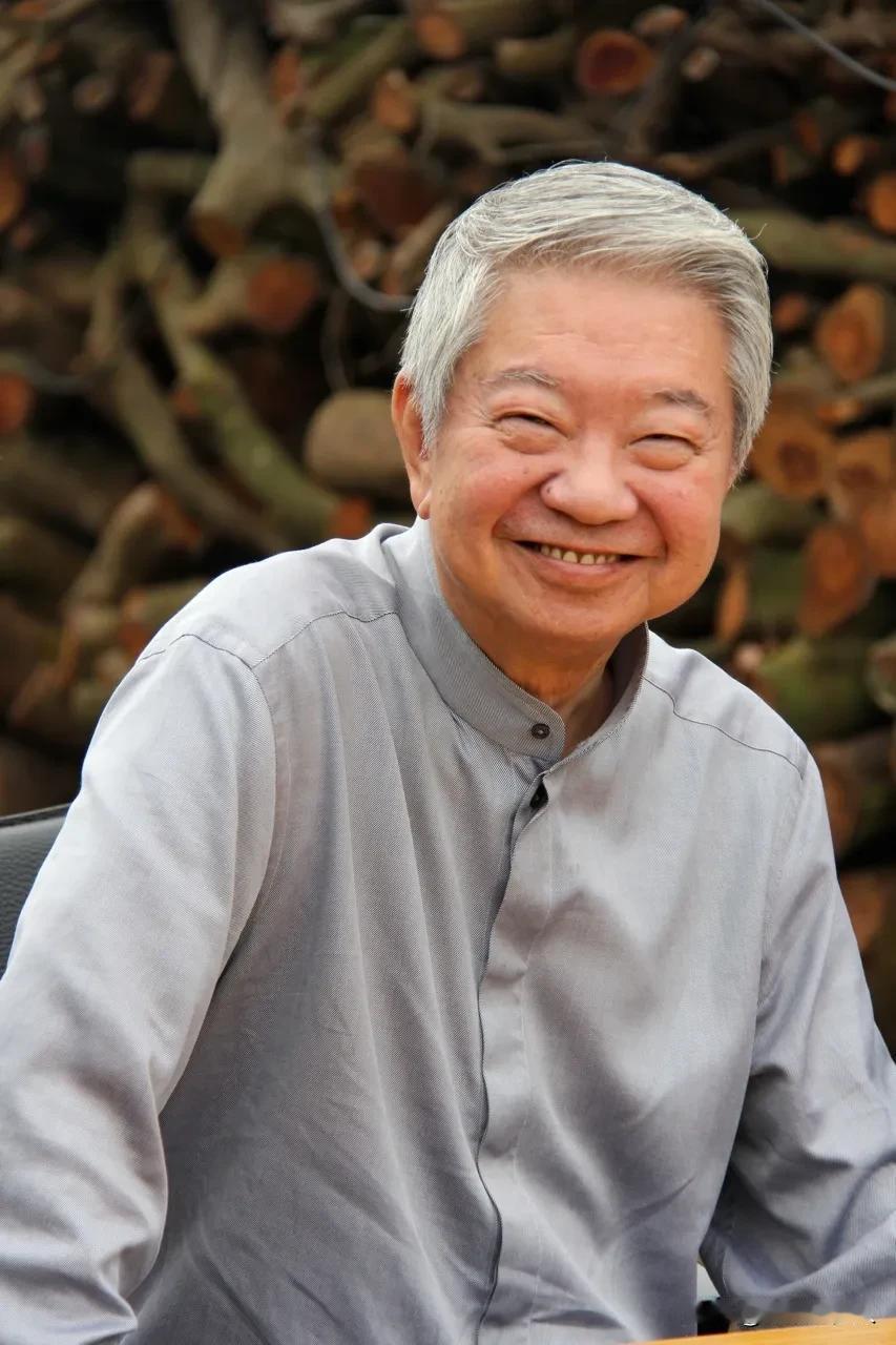 蔡澜一句话，把很多家庭看透了：

“什么是低端家庭？你去他们家吃一顿饭就知道了。