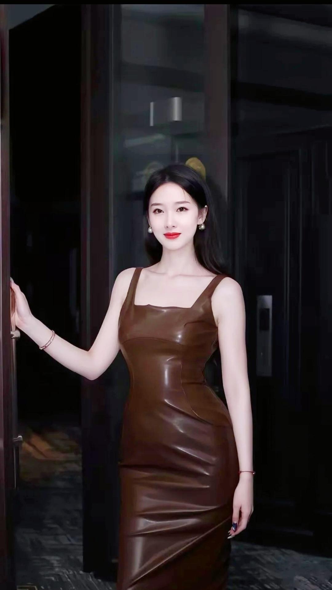 优雅气质，红唇诱惑，皮裙诱惑，时尚穿搭。晒图笔记大赛 记录我的2026