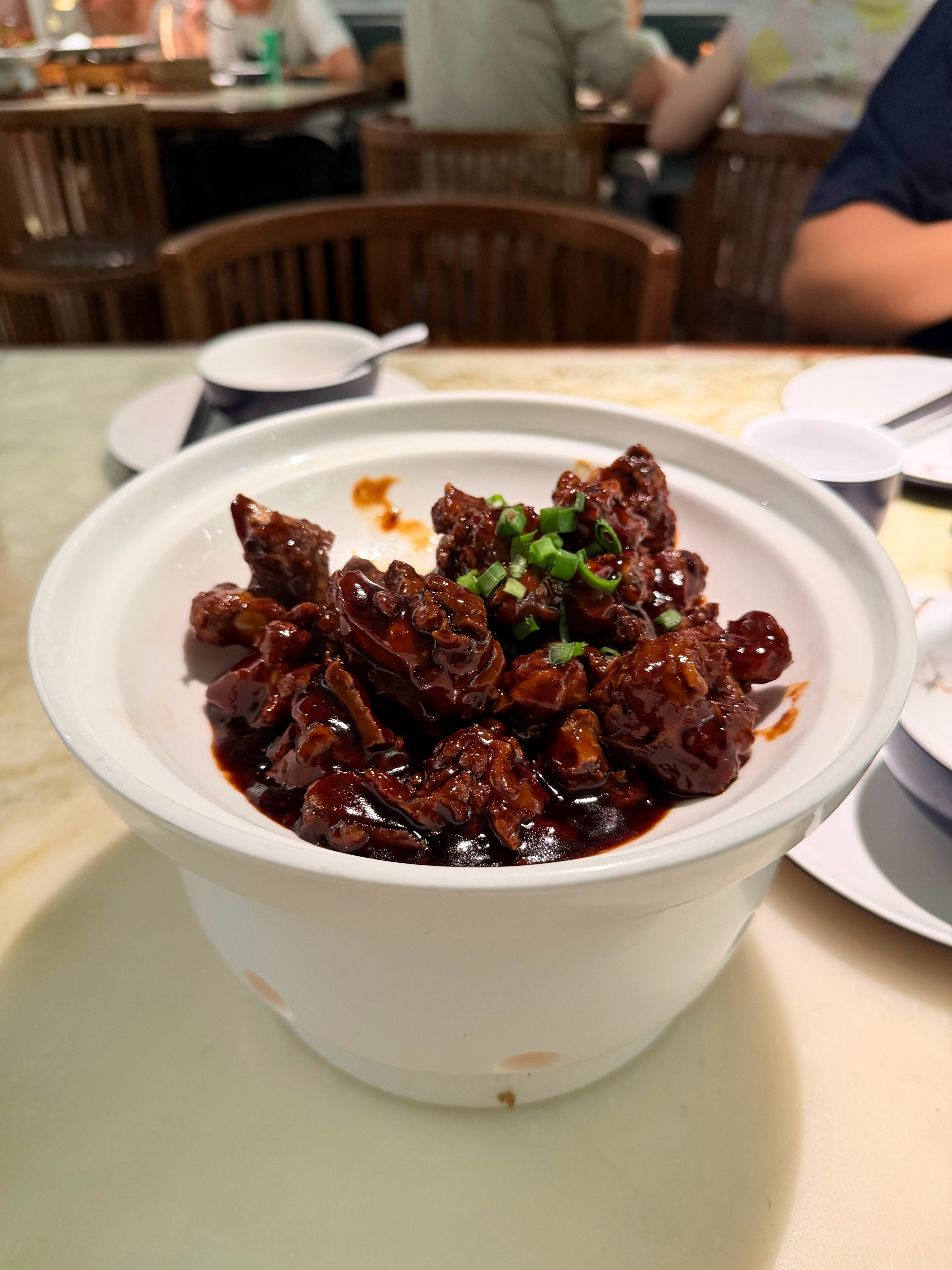 刚吃完饭回家 你们有什么夏天保持刘海的秘诀吗？等我休息会找你们聊天 播一个小时的