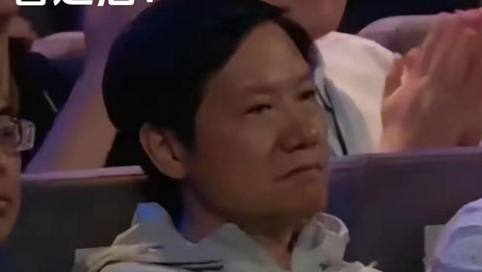 感觉雷军现在的精力全放汽车上了小米手机这样的定价他也没想到吧？ ​​​