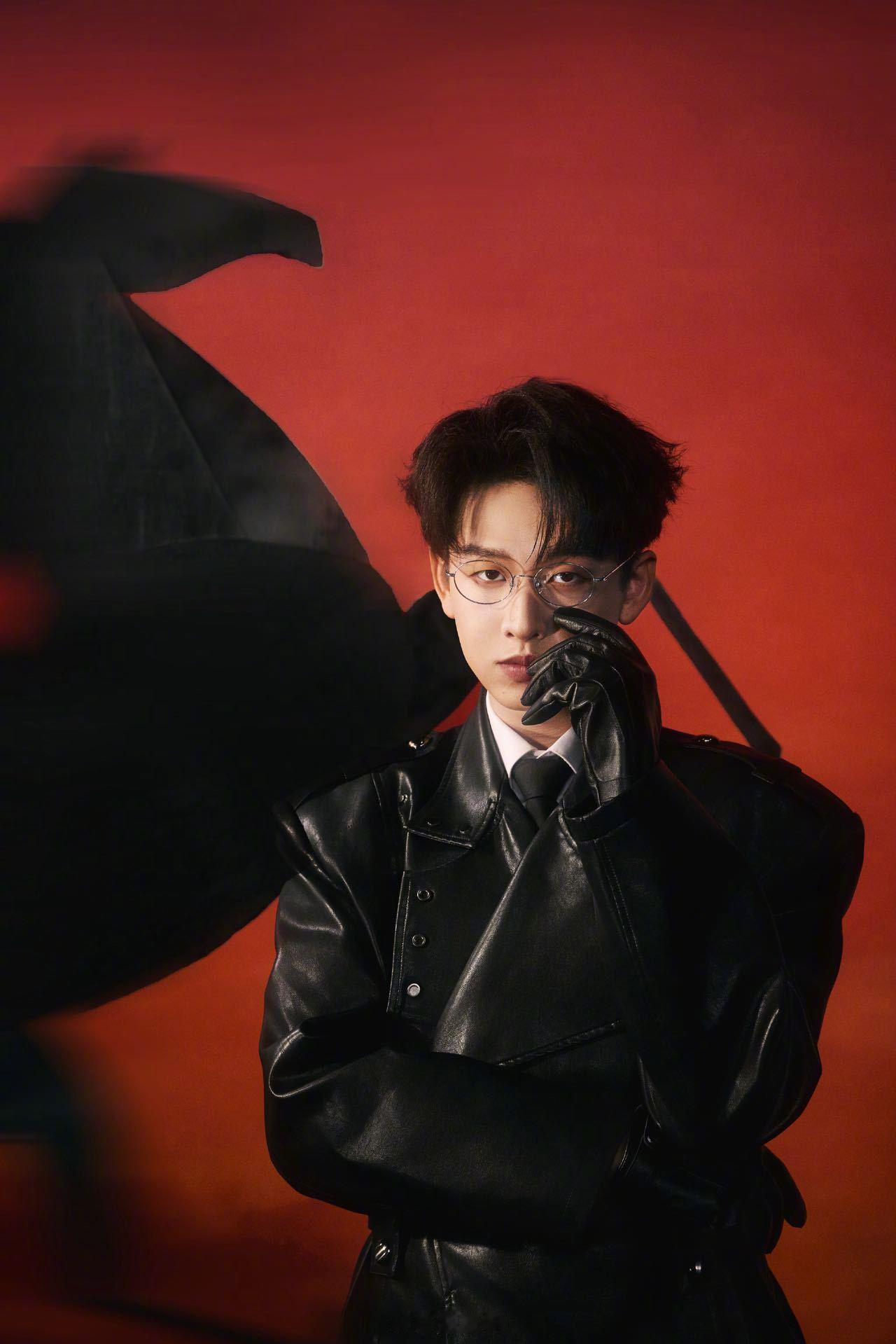 你是齐思钧那他是谁 救命啊！齐思钧今晚是请了齐思钓来跨年吗，一直都觉得们小齐是温