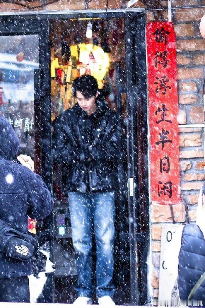 #魏大勋情绪稳定的旅游搭子#不敢想象有这样一个旅游搭子得多么快乐，时刻能为你提供