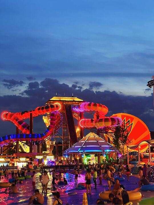 乐园精选｜北京夏夜玩水！电音节➕酷炫水滑道